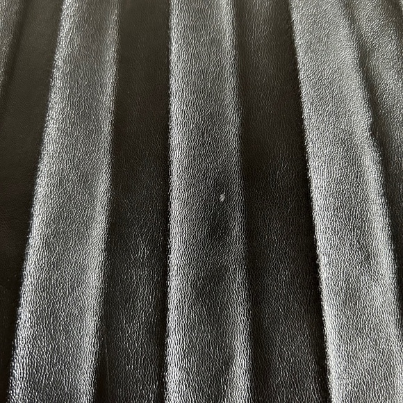 Modbe women's faux leather pleated mini skirt size 6 - Picture 7 of 10